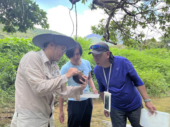 實地考察深屈、石門甲，貝澳，學習河溪淡水生態